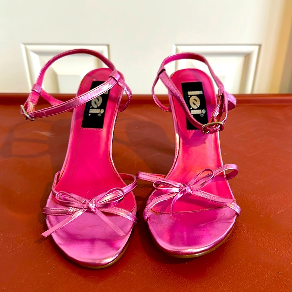 Metallic Pink sandals with ankle strap
